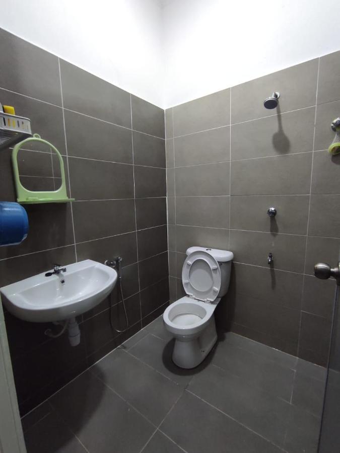 Bb D'Velodrom Homestay Dungun Exteriör bild